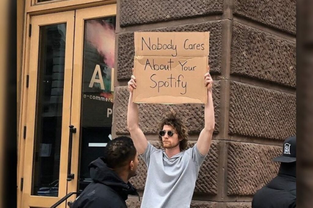 Dude with sign, le compte Instagram qui proteste avec humour