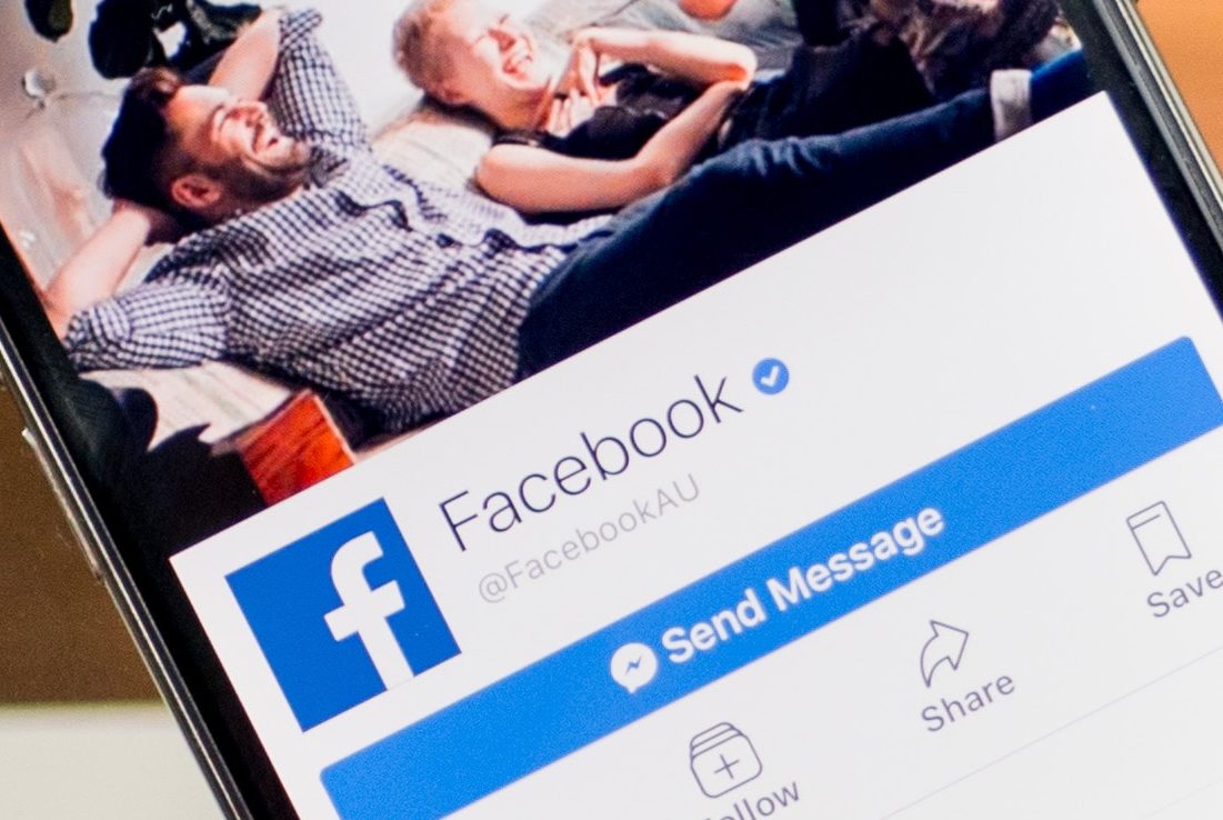 Facebook vers 2 millions d euros a la presse française