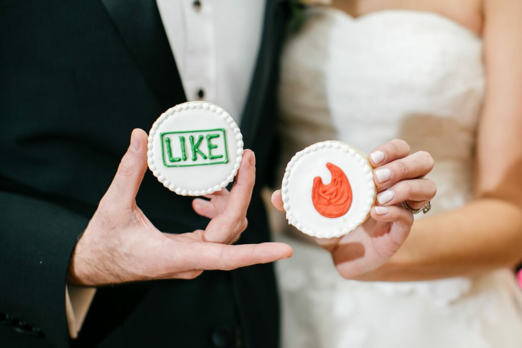 Les couples célèbrent leur union avec le #TinderWedding sur Instagram