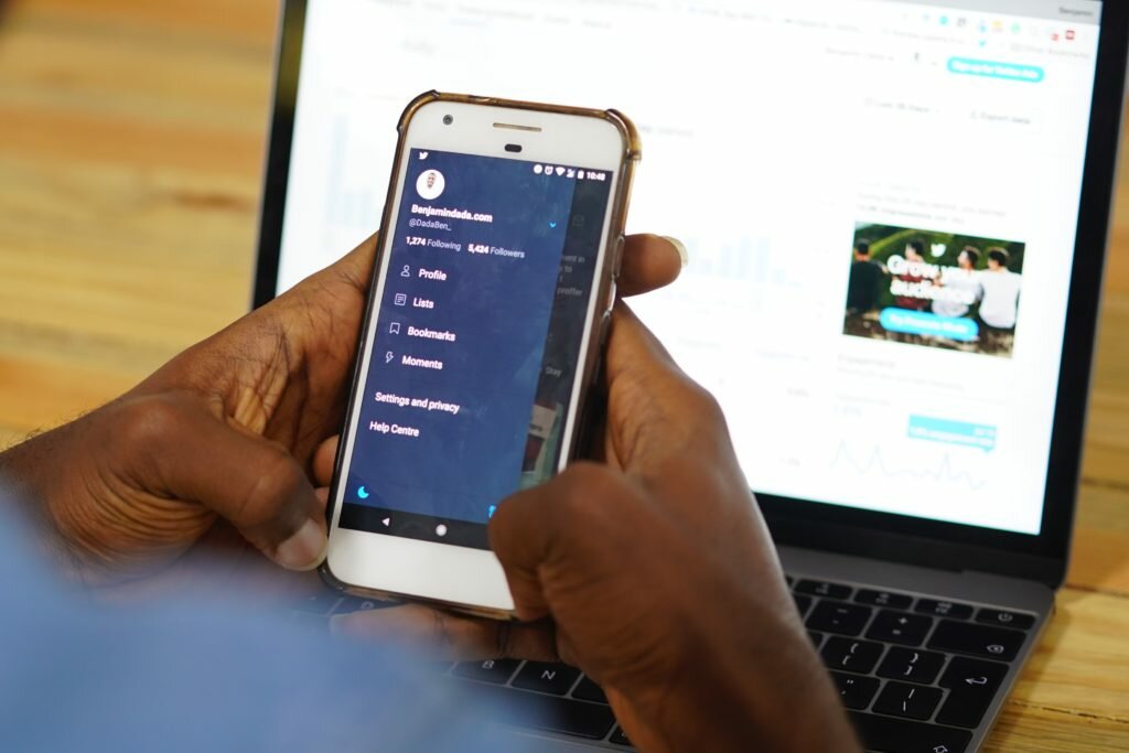 Twitter lance la vérification des photos de profils sous forme de jeton non fongible