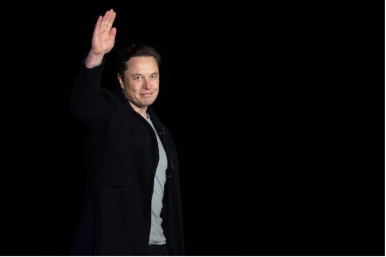 Elon Musk ne rachète plus Twitter