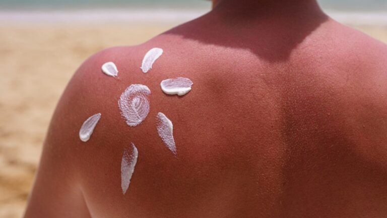 Crème solaire « toxique », soleil « sans danger » : les fausses promesses qui circulent sur TikTok