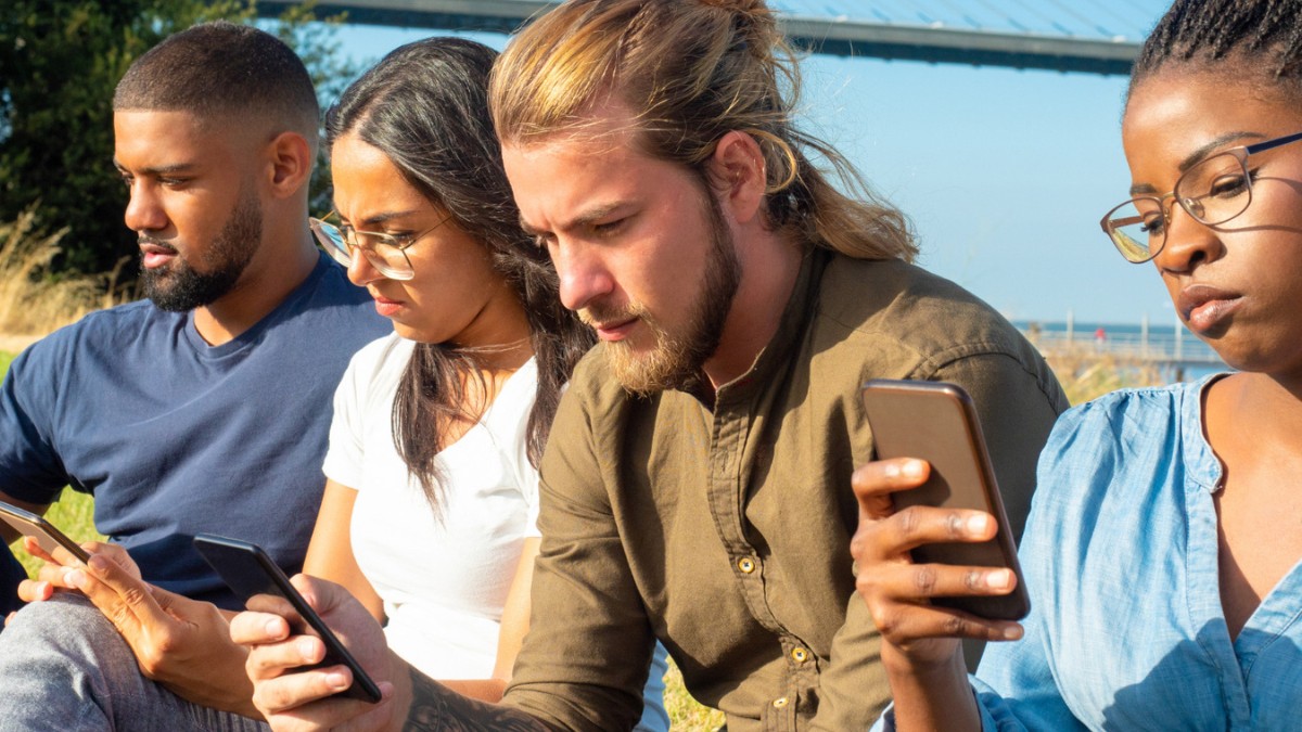 l’australie interdit les réseaux sociaux aux moins de 16 ans trois mois plus tard, les ados sont toujours connectés