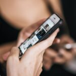 Les Français créent moins de contenu sur les réseaux : le scroll passif est-il en train de tuer le web social ?