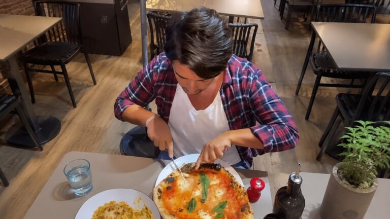 Yann vous cuisine : portrait d’un critique culinaire qui ne prend pas de pincettes avec les restaurateurs